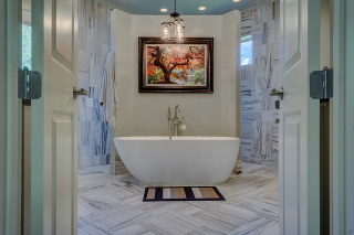 Illustration for article titled Should Individuals Choose Cast Iron or Acrylic Clawfoot Bathtubs?